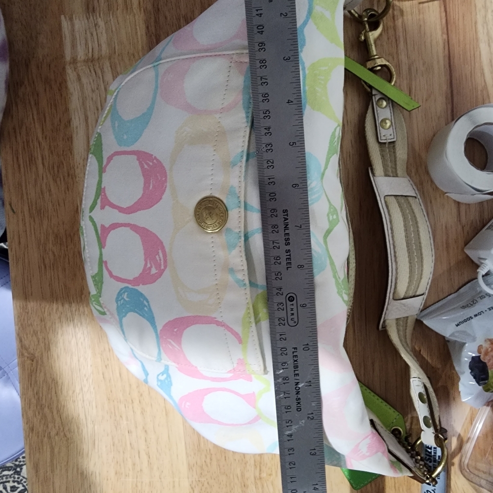 Coach Purse 👛 - Picture 12 of 16